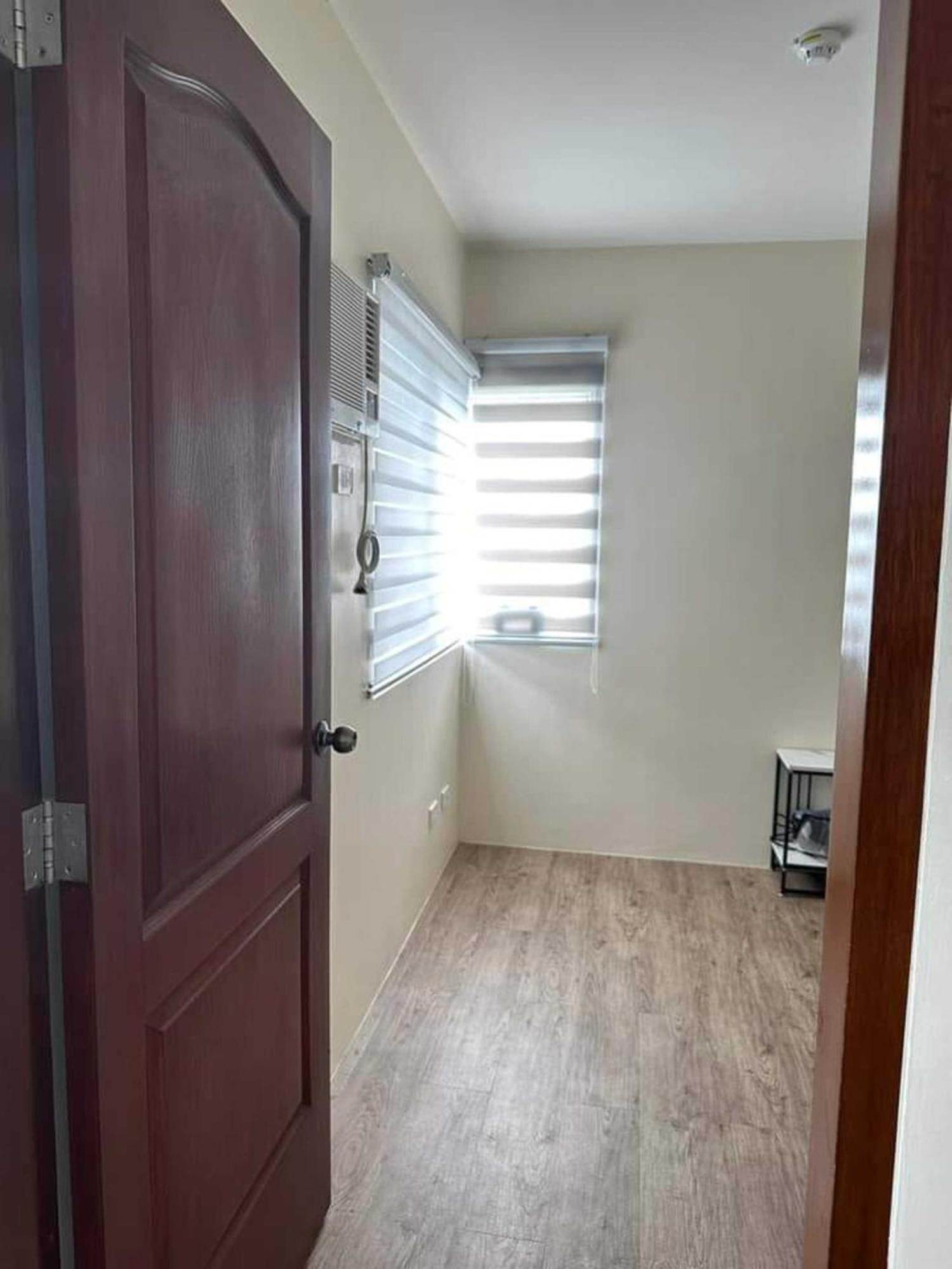 Fullerton Suites Puting Kahoy Exterior photo